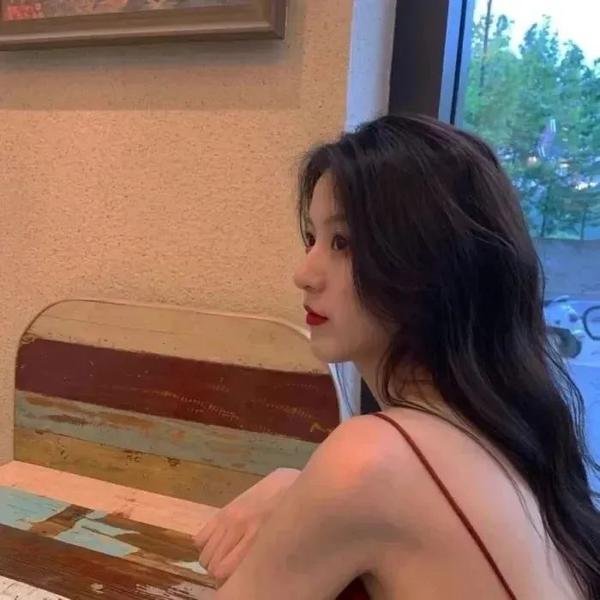 死后才知我是顶级大佬的白月光